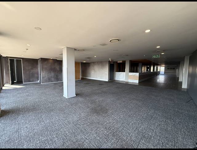 1,481M² OFFICE TO LET IN PARKTOWN